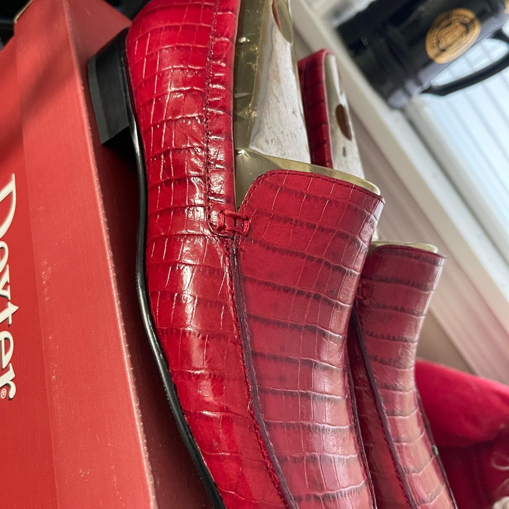 Red faux crocodile loafers by Dexter size 6 1/2 M - Picture 3 of 7